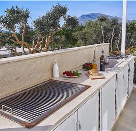 3 bedroom villa with infinity pool, jacuzzi & sauna, Castellammare del Golfo, sleeps 6